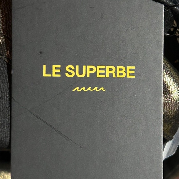 Le Superbe Metallic Sunset Tower Tuck Cropped Blouse Gold Size 6 - Picture 14 of 16